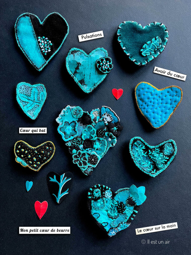 Cœurs brodés turquoise sur lin